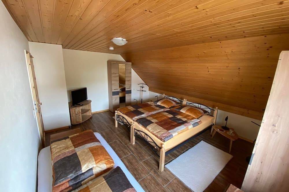 Ganze Wohnung, Feriendomizil Marika - 5-Bett-Ferienwohnung Dusche/ Wc, 2 Schlafräume in Kottenheim, Osteifel