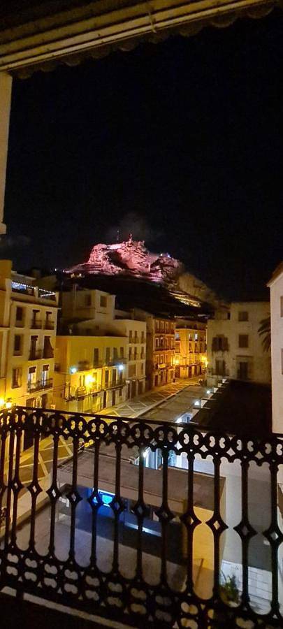 Apartamento de vacaciones para 8 personas, con vistas y balcón - 1