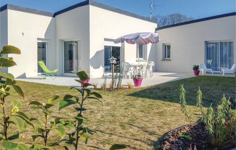 Location de vacances pour 6 personnes, avec Terrasse et Jardin à Matignon