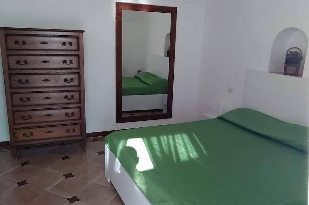 Casa panoramica immersa in un caratteristico limoneto della Costiera Amalfitana. in Minori, Costiera amalfitana