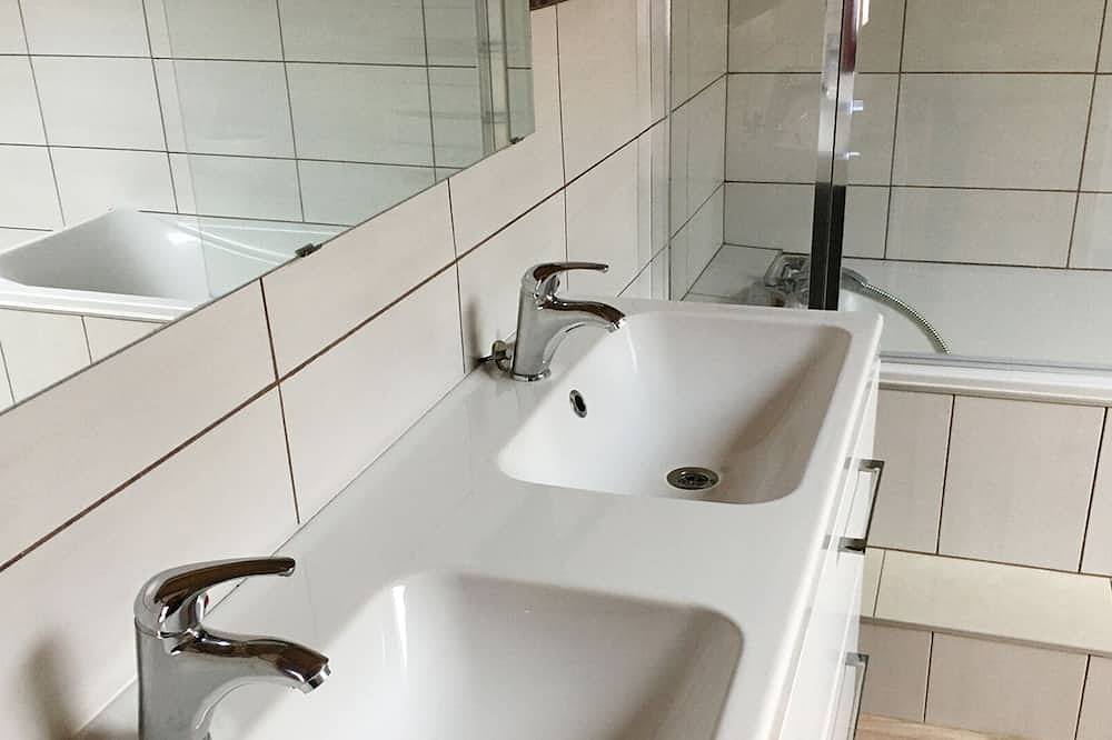Nieuw: hout en natuur voor dit chalet 8-12 personen met panoramisch uitzicht in Le Bourg-d'Oisans, Écrins National Park