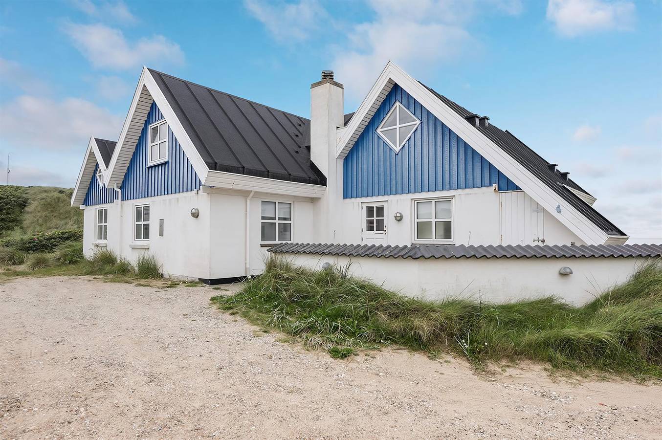 Awesome home in Hjørrng w/ Wifi and 4 Bedrooms in Lønstrup, Hjørring region