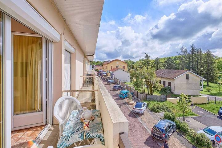 Appartement entier, Studio lumineux 22 m², balcon, Wifi, animaux admis in Cazaubon, Gers