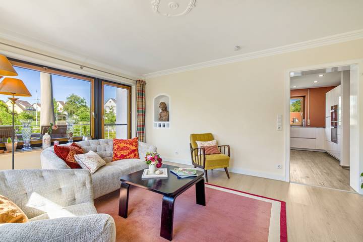 Entire apartment, Casa Toscana with Private Garden, Balcony, and Wi-Fi in Reutlingen, Neckar-Alb