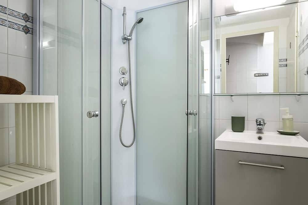 Schönes  Ferienhaus für 4 Personen mit Klimaanlage, Pool,  W-Lan, Tv und Terrasse in Maussane-les-Alpilles, Arles und Umgebung