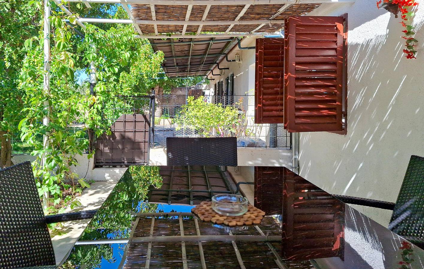 Gemütliche Ferienwohnung mit WLAN und Terrasse, 2 km vom Fluss Krka entfernt in Dalmatinisches Zagora