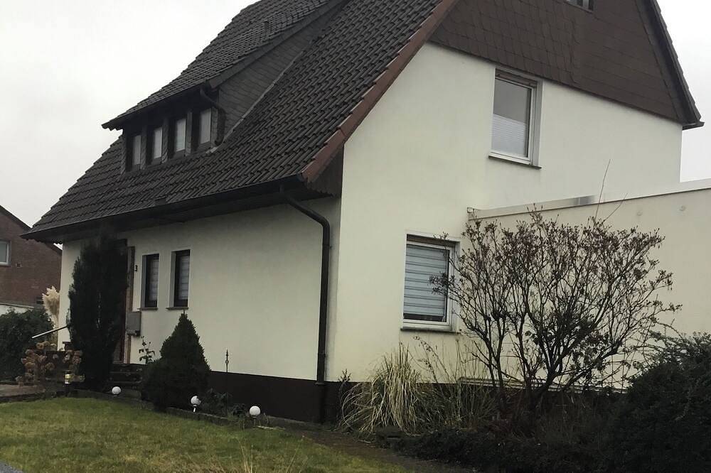 Ganze Wohnung, Schöne große Wohnung mit Garten und Terrasse/ eigener Eingang in Bad Oeynhausen, Wiehengebirge