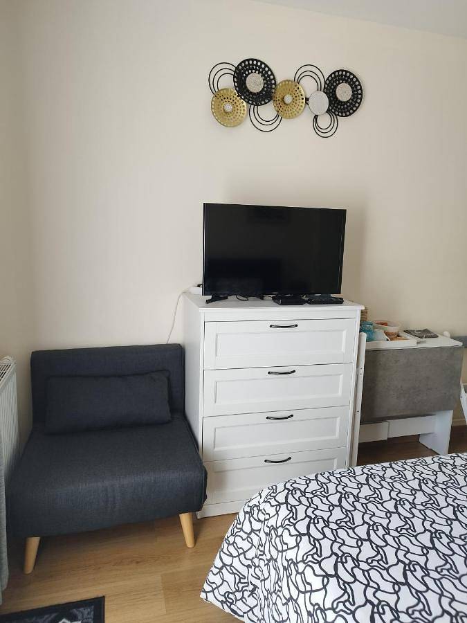 Appartement de vacances entier, Studio cosy à 5 minutes de l'aéroport d'Orly in Paray-Vieille-Poste, Essonne