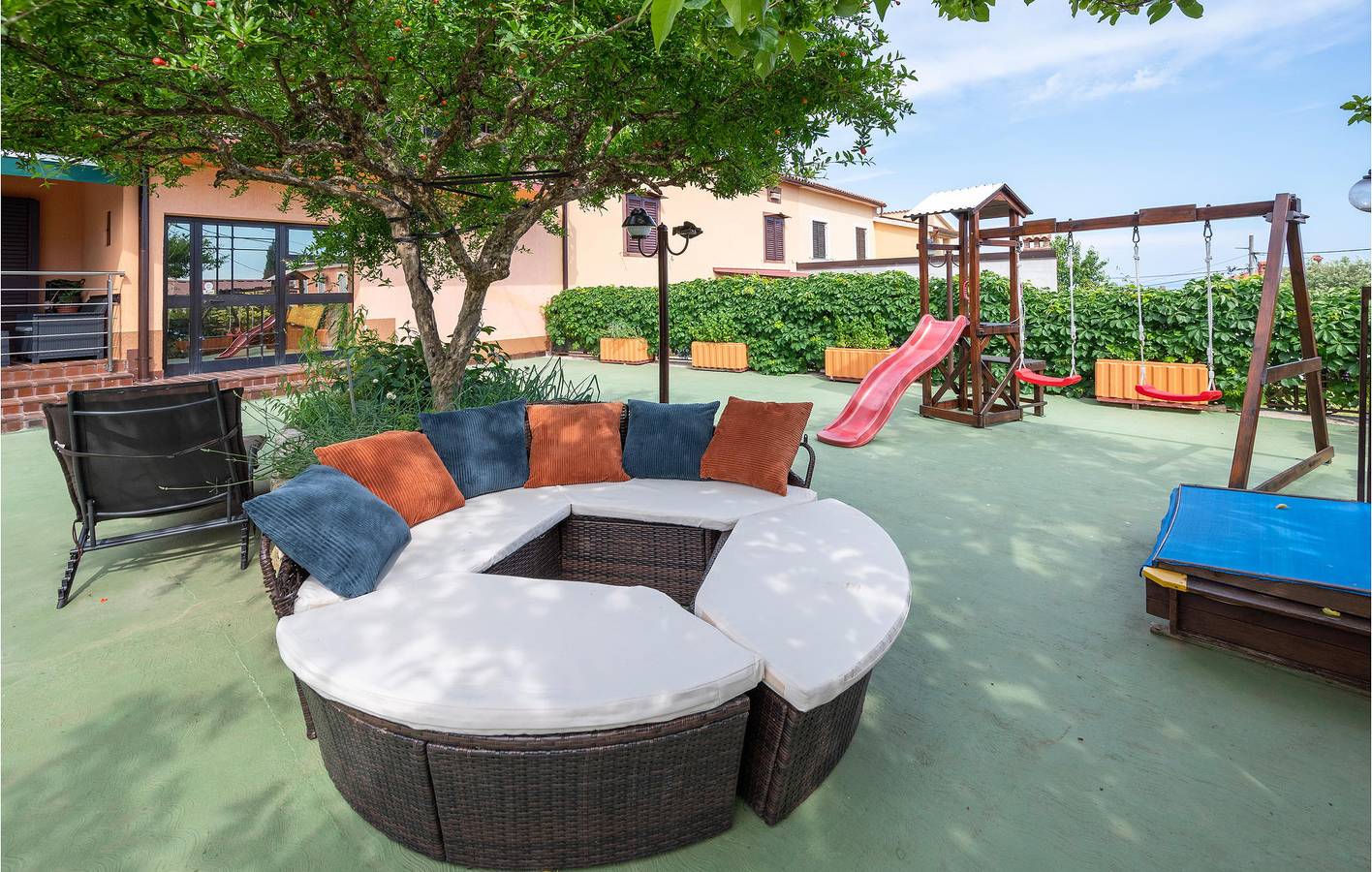 Ganze Ferienwohnung, Ferienwohnung für 4 Personen mit Terrasse in Peruski, Südküste Istrien