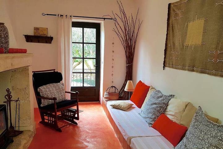 Gîte pour 25 personnes, avec jardin ainsi que terrasse et piscine à Saint-Michel-d'Euzet - 4