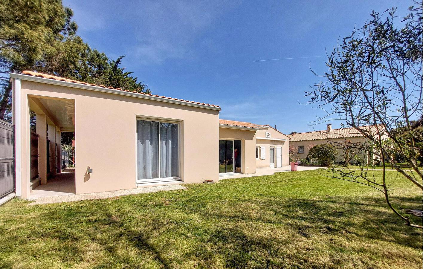 Appartement confortable à 2 km de la plage : 100 m² avec jardin et parking in La Tremblade, Côte de Beauté