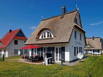 Ferienhaus für 10 Personen, mit Sauna und Garten in Glowe
