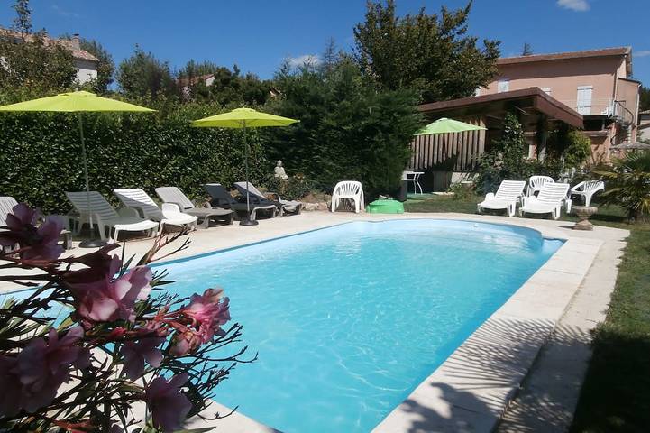 Location de vacances pour 15 personnes dans Le Pont du Diable (Thueyts)