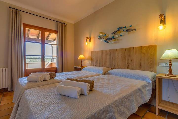Genießen Sie die Ruhe: Ferienhaus 1 km von unberührten Stränden mit WLAN gratis in Felanitx, Mallorcas Küste