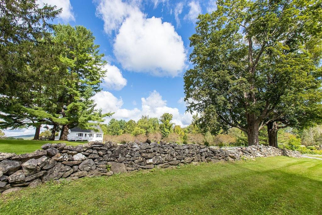 Country Living just minutes from Everything! Skiers! We Have Snow!! in Pittsfield (MA), Berkshire County