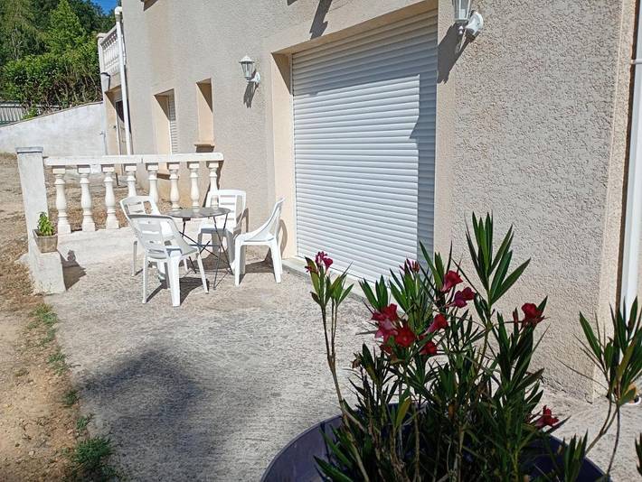 Appartement de vacances pour 3 personnes, avec Terrasse ainsi que Jardin et Vue