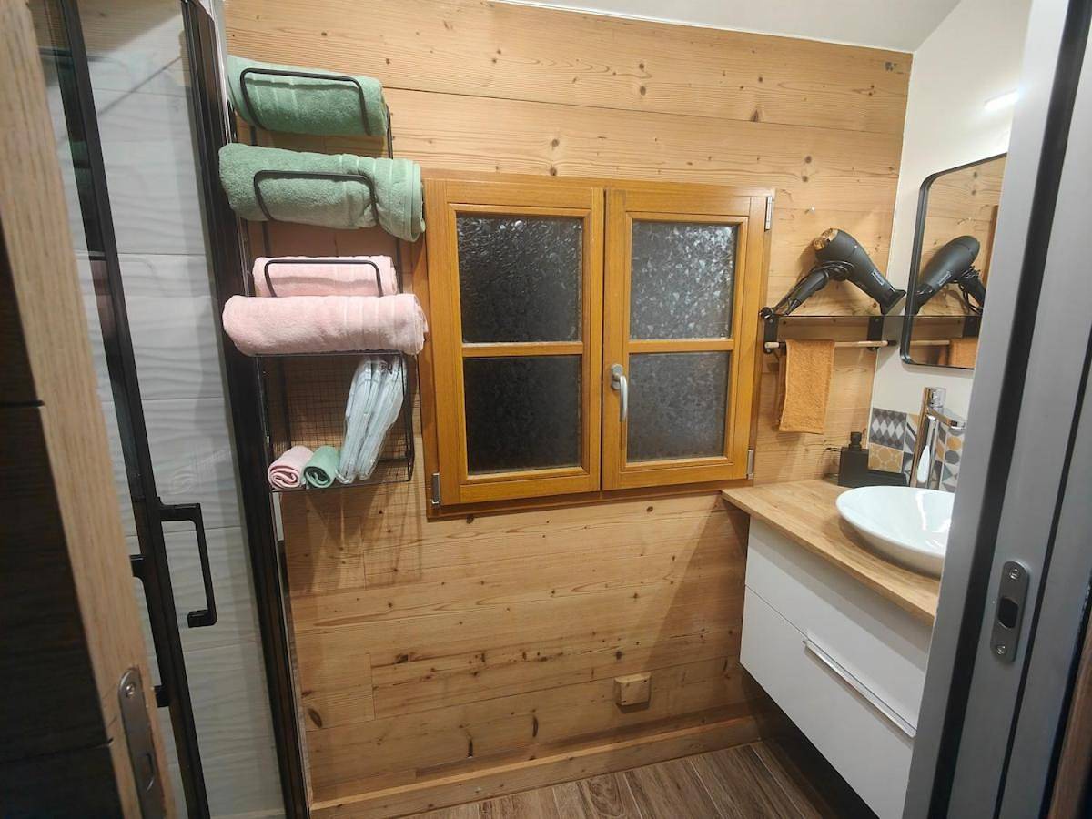 One-Bedroom House in Saint-Jean-de-Gonville, Gex