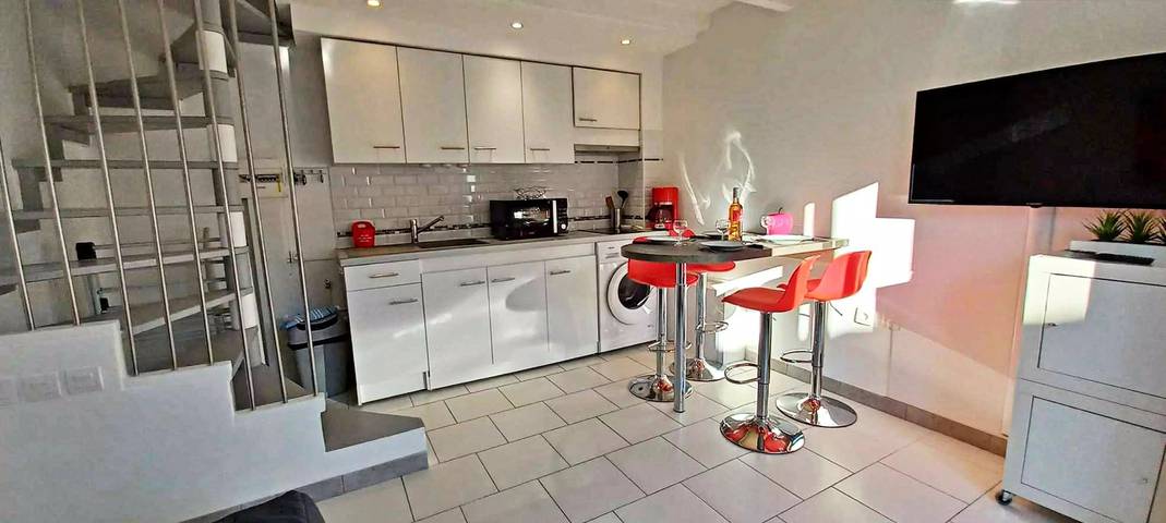 Gîte pour 4 personnes, avec piscine ainsi que vue et terrasse dans Port de Marseillan-Plage - 2