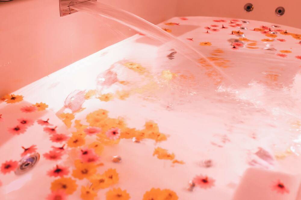 Holiday Home Relax with sauna, jacuzzi and sunshower in Ypres in Ieper, West-Vlaanderen