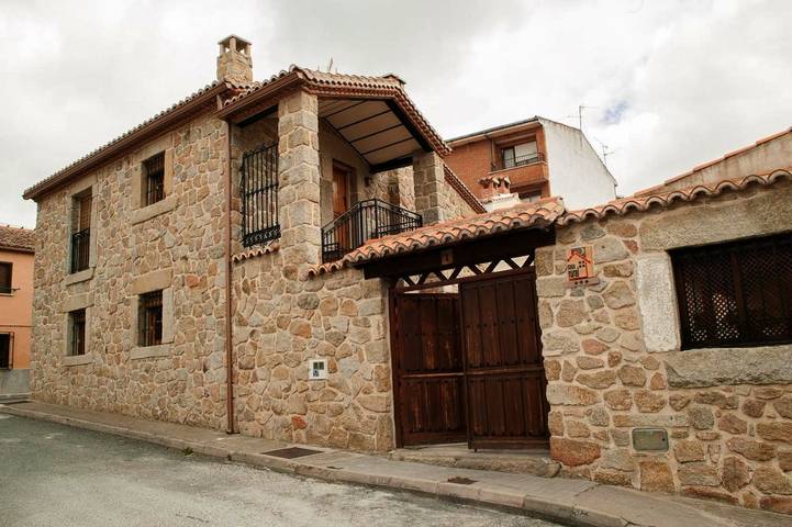 Location de vacances pour 5 personnes, avec terrasse et piscine, animaux acceptés à El Barraco - 2