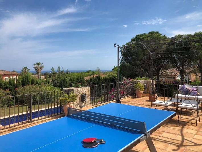 Location de vacances pour 16 personnes, avec jardin et balcon ainsi que piscine et jacuzzi dans Bonmont Terres Noves