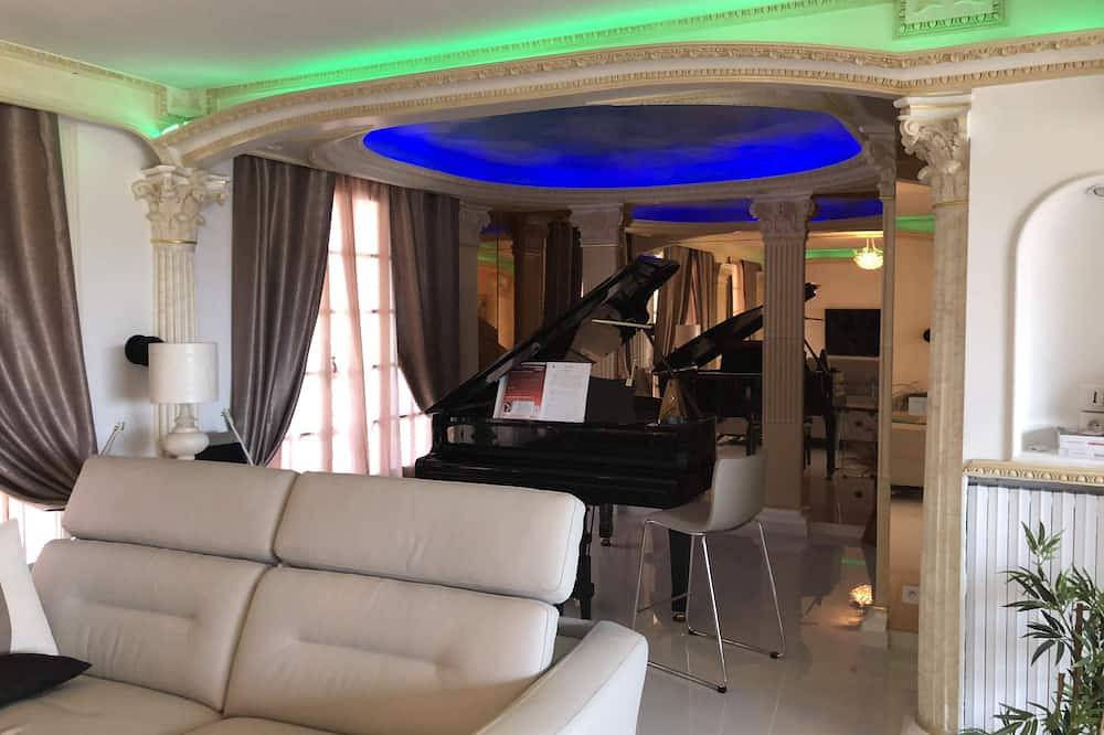 Entire apartment, Hôte Superhost in Aulnay-sous-Bois, Seine-Saint-Denis