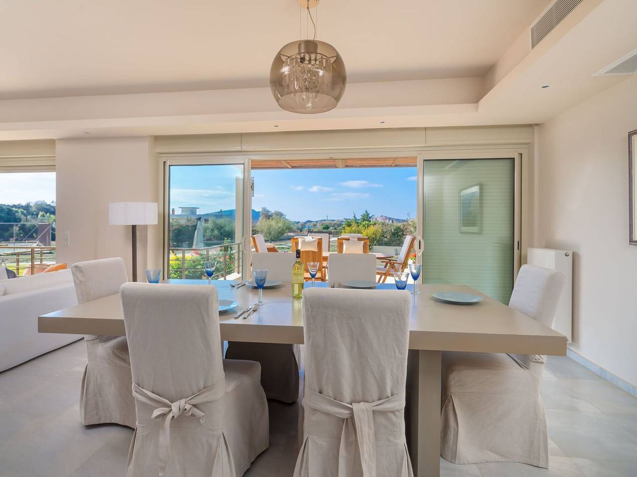 Ferienvilla auf einem privaten und sicheren Grundstück in Agios Konstantinos (Attika), Regionalbezirk Ostattika