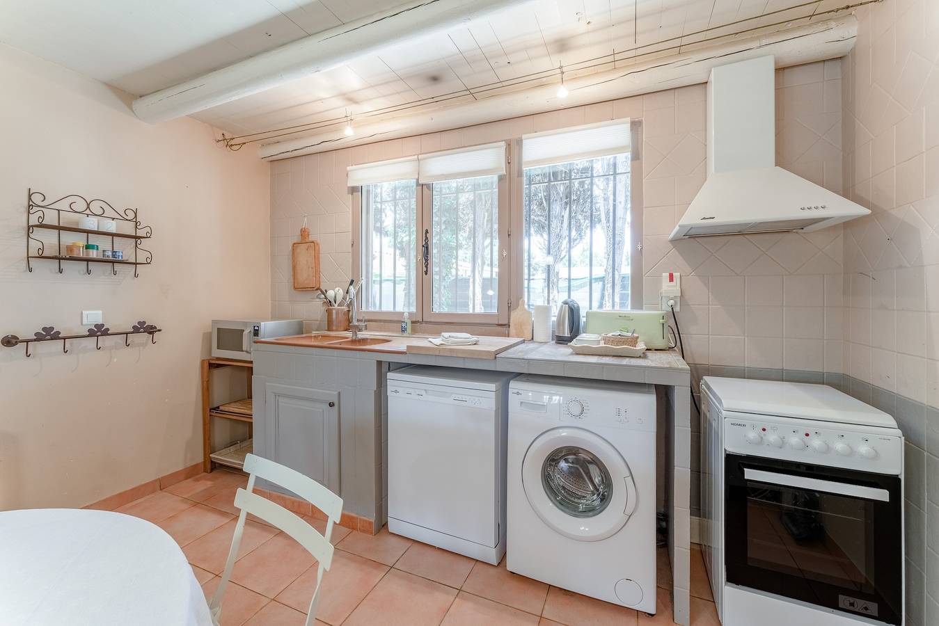 Casa Vacacional 'Mas St Anne' con Piscina Privada, Wi-Fi y Aire Acondicionado in Saint-Étienne-du-Grès, Region de Arles