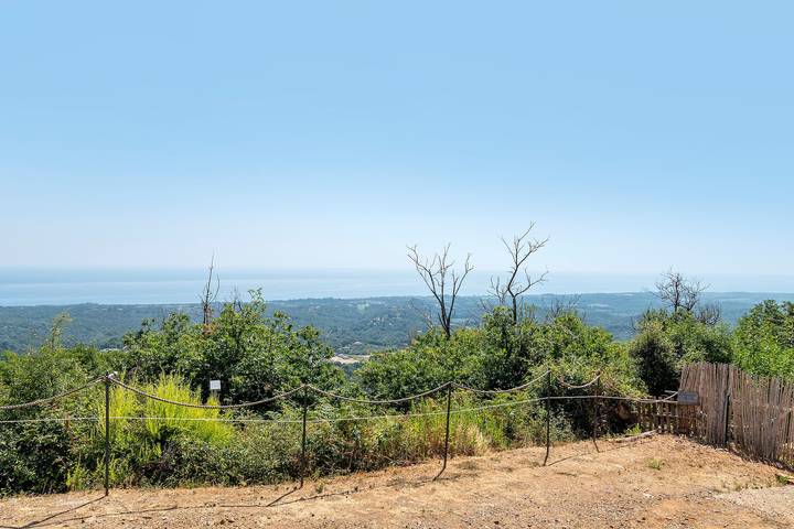 Apartamento entero, Apartamento 'Nucciola' con vistas al mar, jardín privado y aire acondicionado in Cervione, Región de Corte