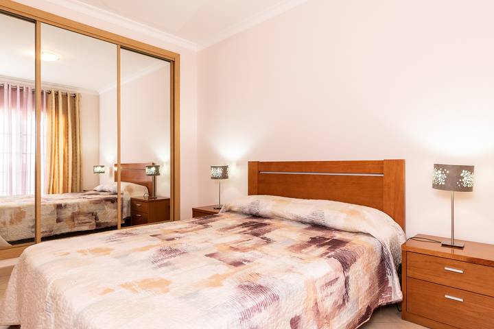 Location de vacances pour 9 personnes, avec terrasse et piscine à Manta Rota - 3