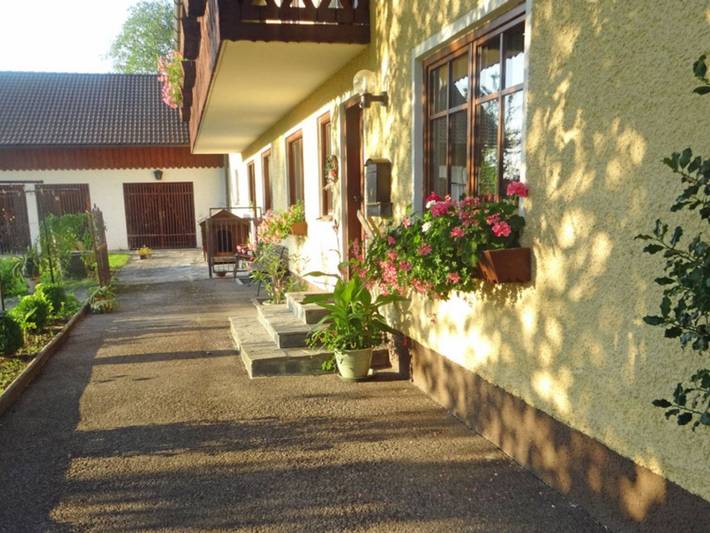 Ferienwohnung für 3 Personen, mit Balkon und Garten am Attersee - 2