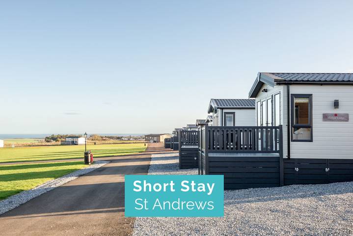 Mobile home for 4 people, with Balcony and Hot tub as well as Terrace and Garden in Scotland