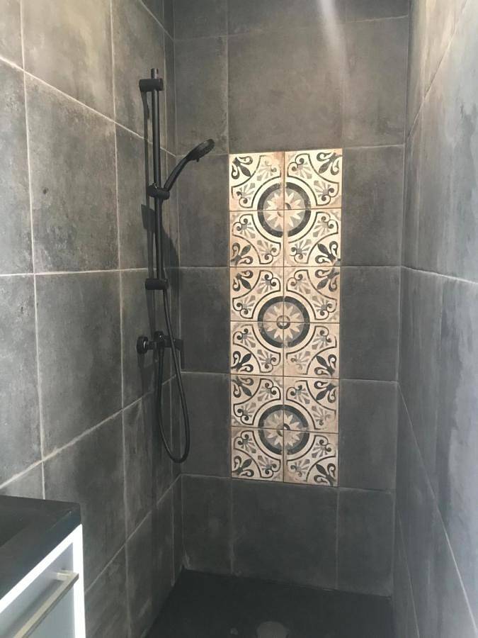 Appartement entier, One-Bedroom Apartment in Solliès-Toucas, Côte méditerranéenne (France)