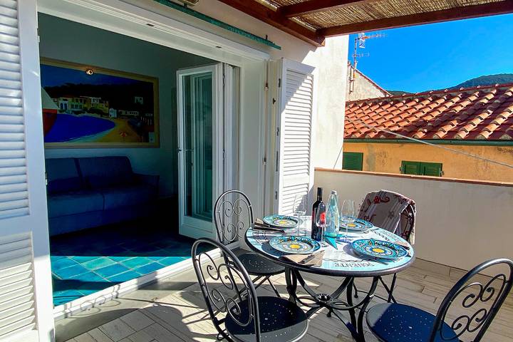 Ganze Wohnung, Ferienwohnung Terrazza Insel Elba mit Meerblick in Scaglieri, Portoferraio