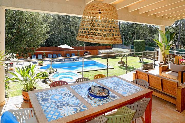 Villa for 8 people, with garden and hot tub - 1