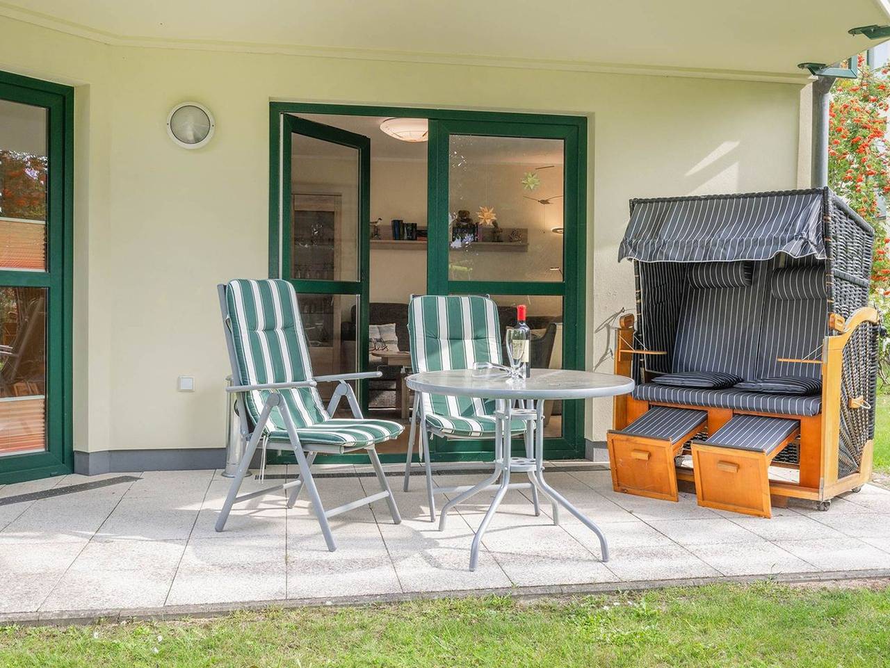 Ganze Ferienwohnung, Ostseetrio Haus 2 - 08 - Ostseetrio Haus 2 - 08 - schönes Domizil mit Terrasse und Strandkorb in Zinnowitz, Usedomer Norden