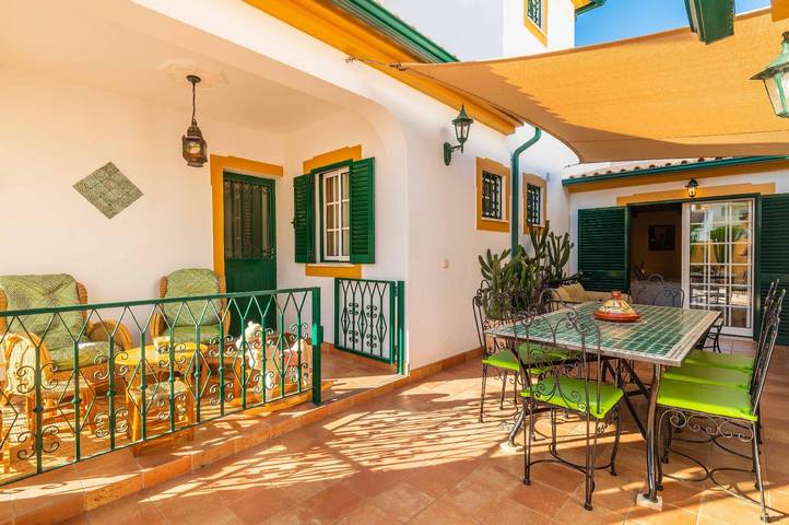 Casa vacanza per 9 persone, con balcone e giardino in Portogallo