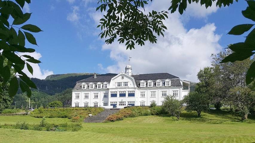 Hotel für 4 Personen, mit Ausblick und Garten sowie Pool - 1