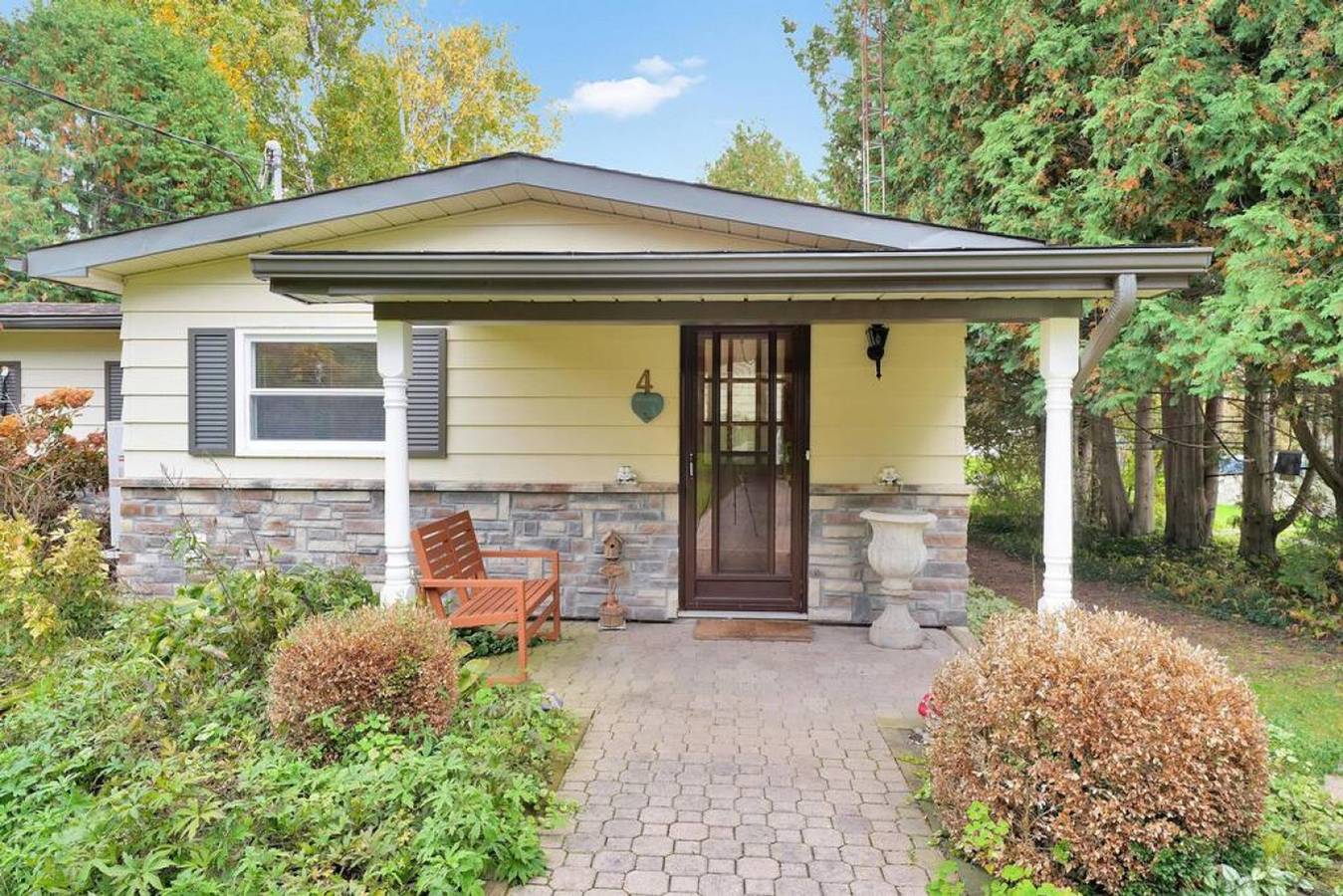 Apartamento entero, Rustic Cottage w/ Heating + Kitchen + Canal Lake in Kawartha Lakes