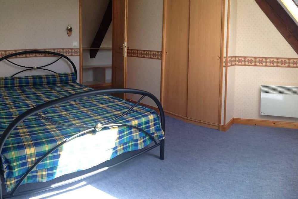 Gîte-Apartment-Bergblick-Nasszelle in Chambon-sur-Lac, Regionaler Naturpark Volcans d'Auvergne