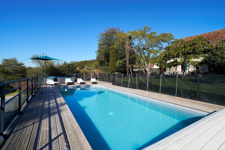 Location de vacances pour 14 personnes, avec Jardin à Saint-Laurent-des-Hommes