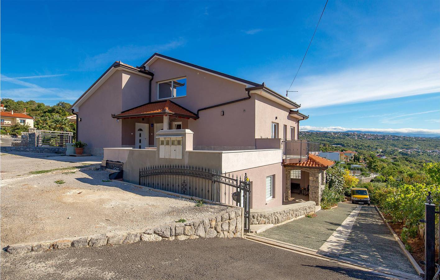 Entire holiday apartment, Holiday apartment for 3 people with terrace in Opatija Riviera