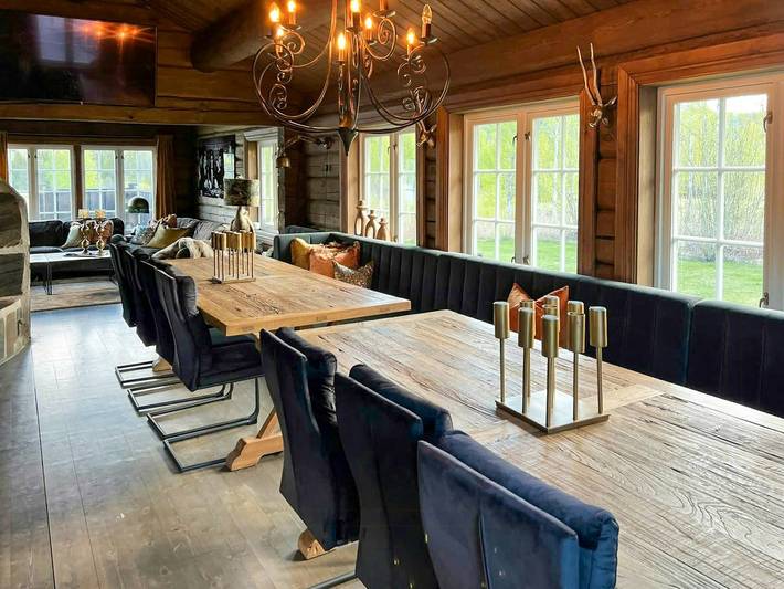 Blockhütte mit Spa und Sauna am Gulsviktjernet in Flå