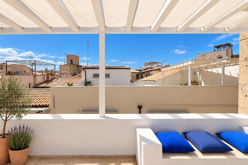 Entire apartment, Veronique  apartments two terrace sea view in Ortigia, Syracuse