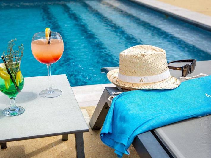 Hôtel pour 3 personnes, avec Terrasse et Jardin ainsi que Piscine et Vue
