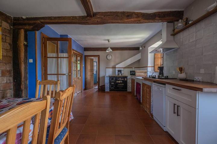 Apartamento de vacaciones para 6 personas, con terraza además de vistas y jardín en Montañas de Burgos - 4