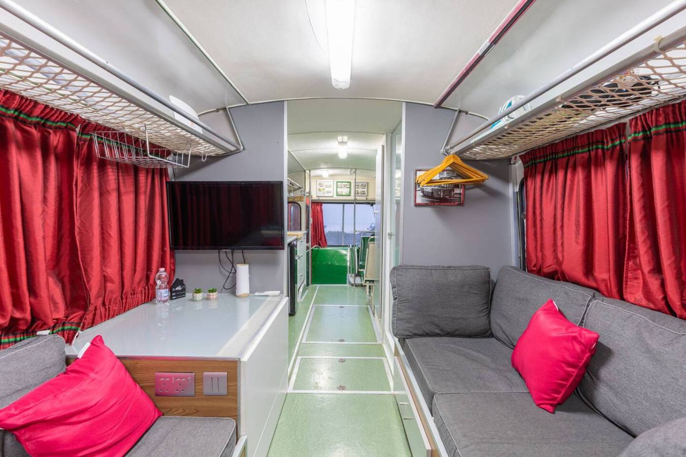 Apartamento entero, A one of a kind bus stay with gorgeous views in Xaghra, Gozo