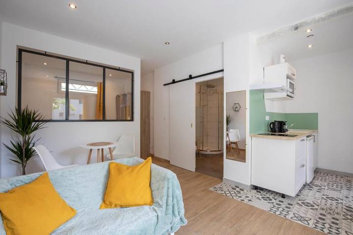 Villa pour 12 personnes, avec terrasse ainsi que jardin et piscine à Avignon - 3