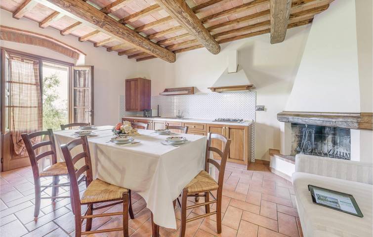 Appartamento intero, Accogliente appartamento con parcheggio, piscina e WiFi. Vicino ai ristoranti e al centro città in Larciano, Provincia di Pistoia