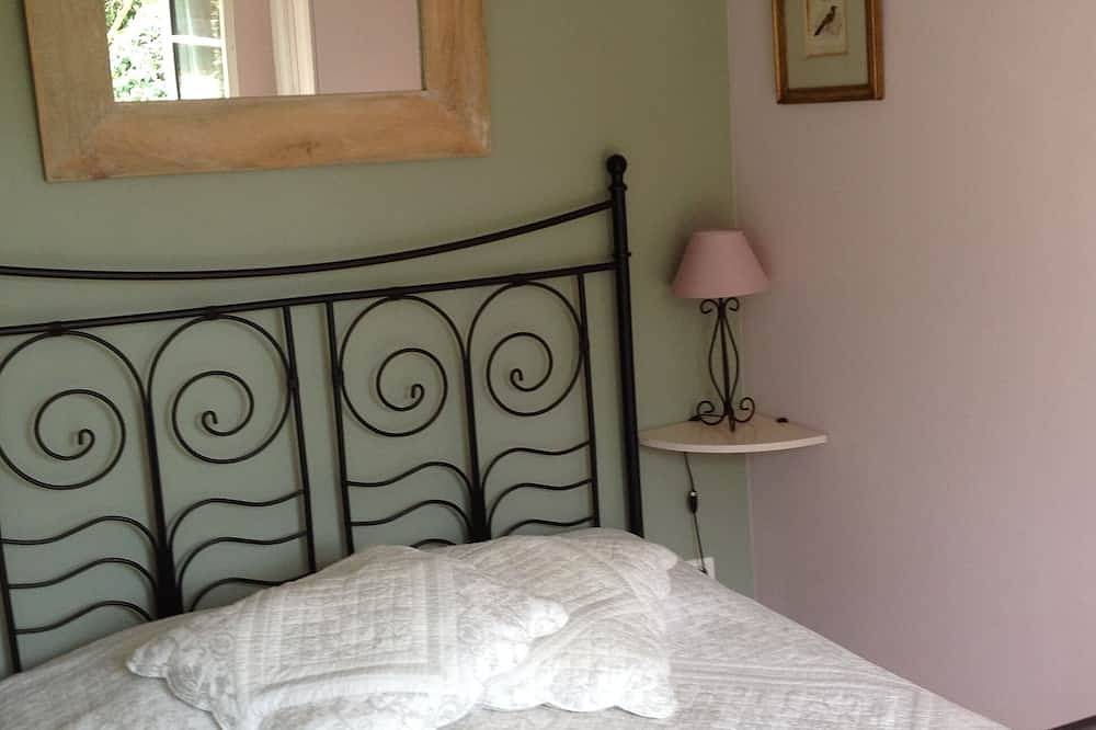 Apartamento entero, Gîte Les Romarins, near Vaison la Romaine in Crestet, Parque natural regional del Mont Ventoux